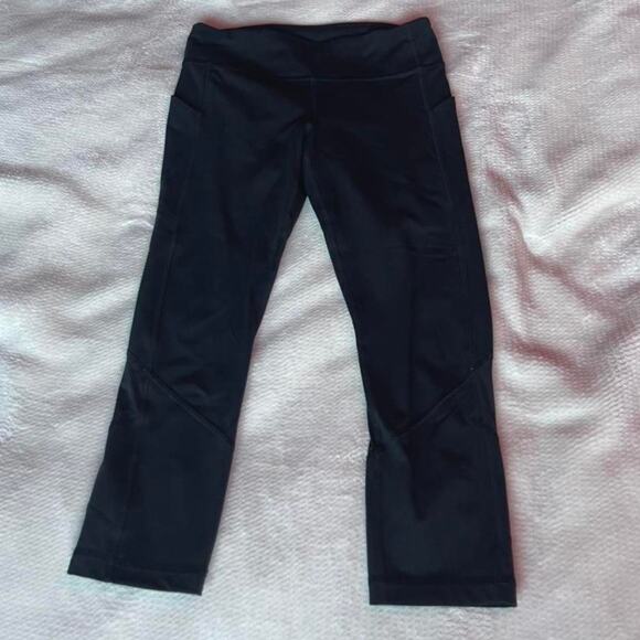Lululemon crop yoga pants - Picture 1 of 4